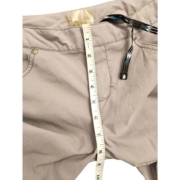 Athleta 3/4 Long Nylon Cargo Shorts Gray size 6 (31x17) drawstring snap zipper - Picture 9 of 11